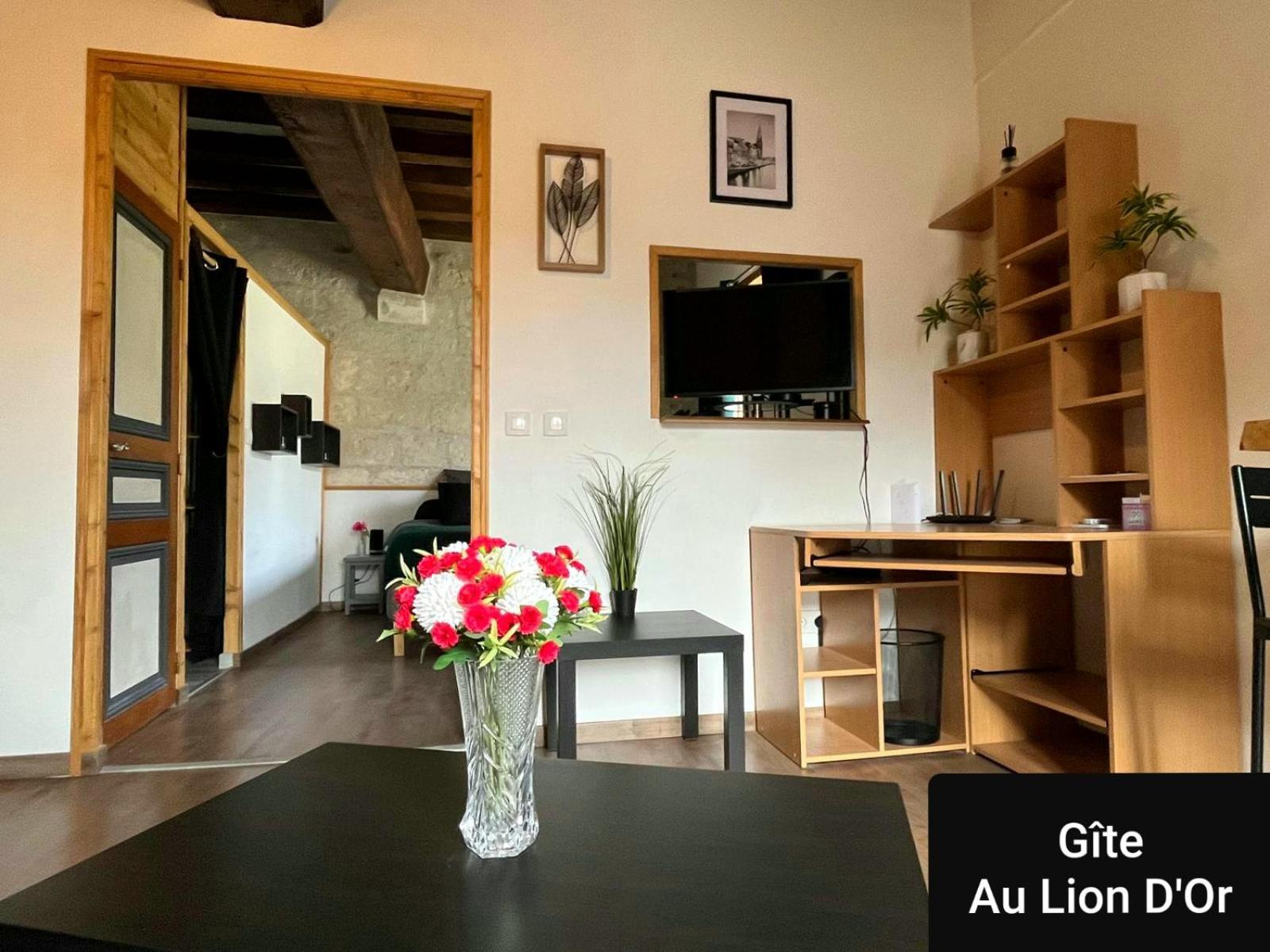 Au Lion D'Or Διαμέρισμα Les Roches-l'Eveque Εξωτερικό φωτογραφία